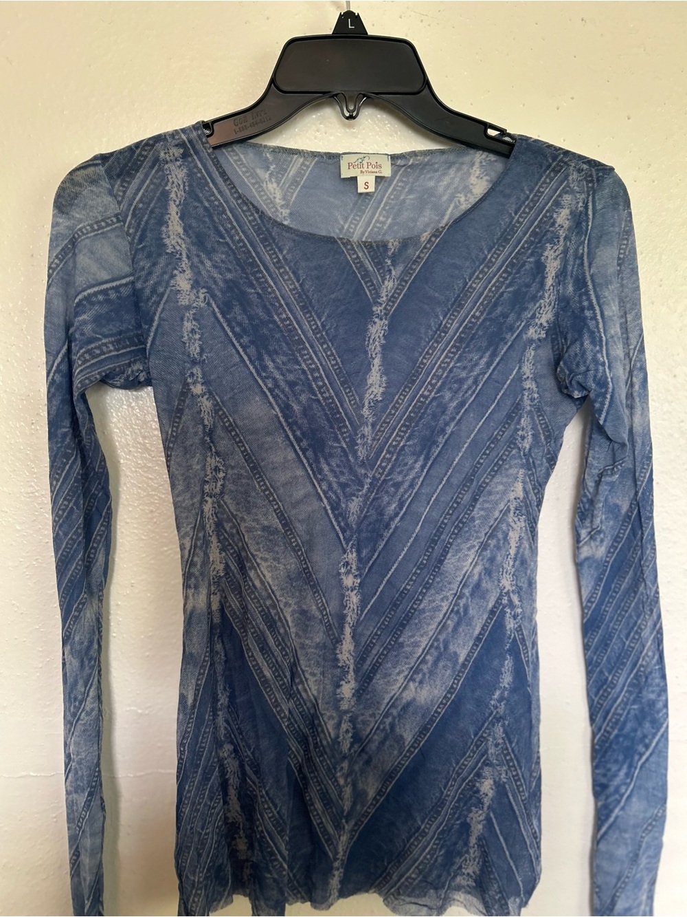 Petit Pois Denim-Print V-Neck Long Sleeve Top